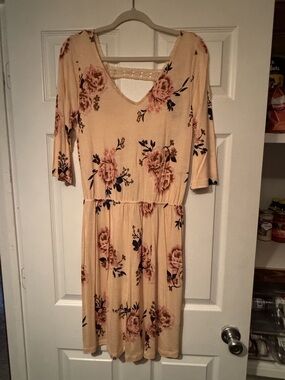 NWT Lascana Beige Floral V-Neck Midi Dress w/ Pink Rose Print and Lace back